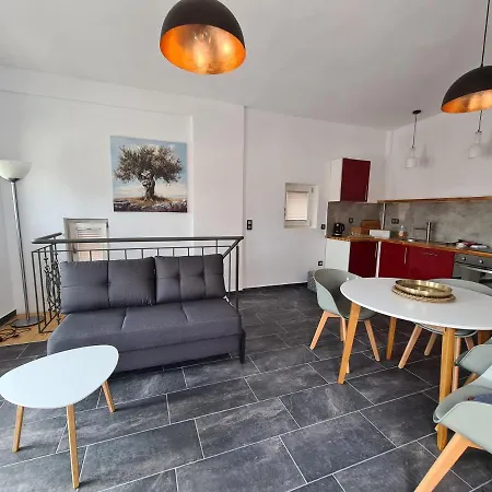 Townhouse Apartment *
