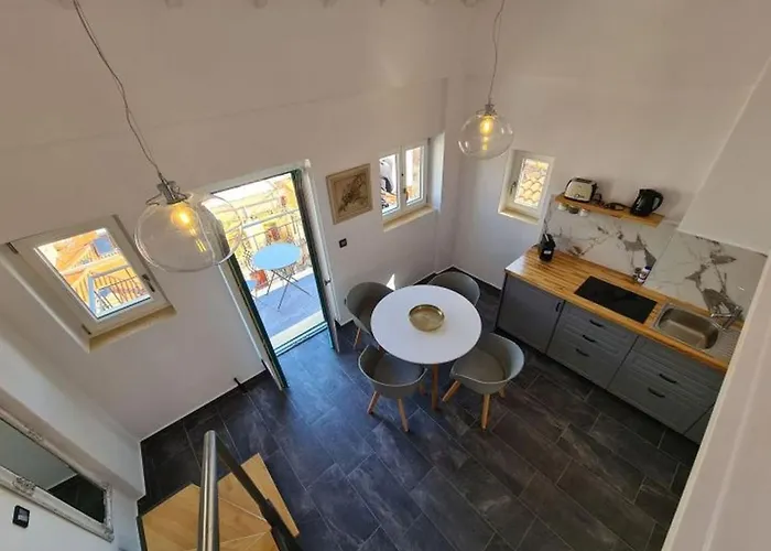 Townhouse * Gythio